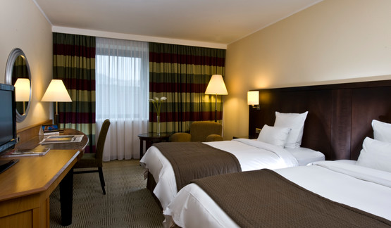 Wyndham Grand Salzburg Conference Centre room with twin beds