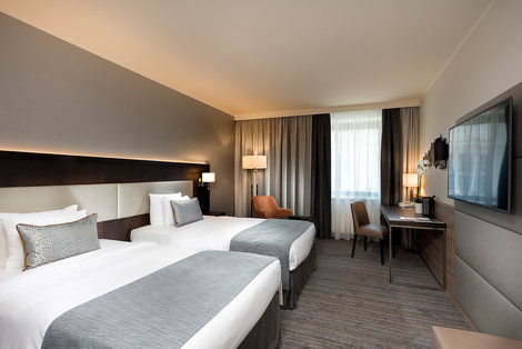 Wyndham Grand Salzburg Conference Centre Comfort Room with twin beds